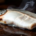 سمك مدخن مع غشاء البليكِل لنتيجة نكهة مدخنة مثالية